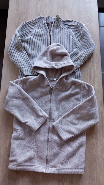 Lot 2 gilets 5 ans