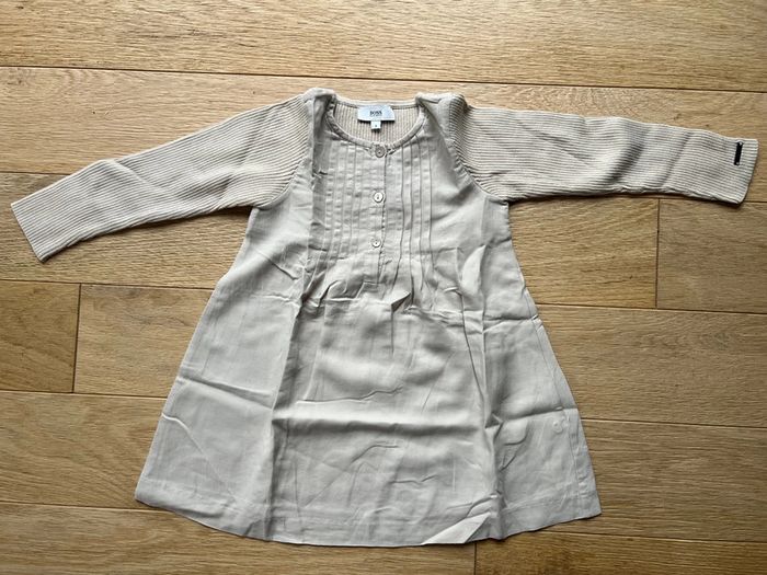 Robe Hugo boss 3 ans beige très bon état + collant Hugo boss