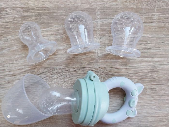 Grignoteuse bébé verte avec 4 tétines - photo numéro 2