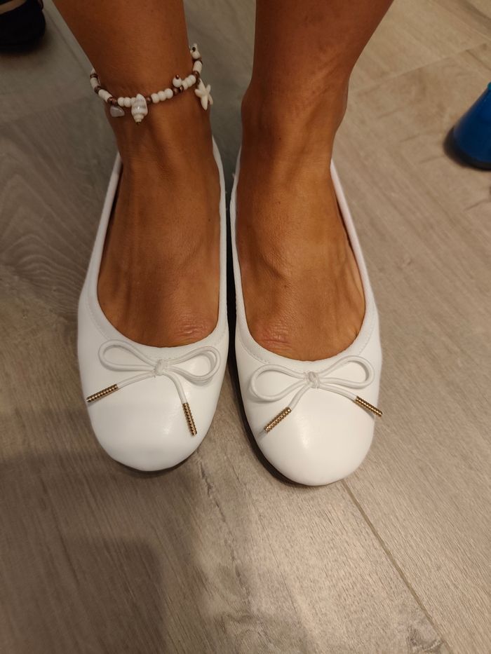 Ballerines Tamaris taille 36 cuir neuves
