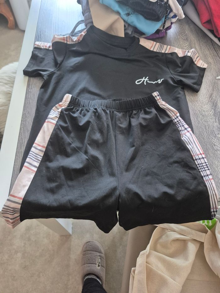 Ensemble tee shirt et short