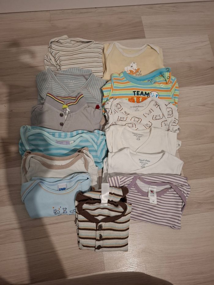 Lot vêtements 6 mois (87 pièces) - photo numéro 3