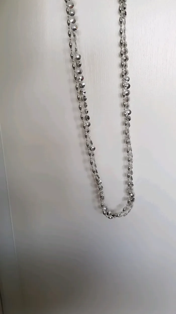 Lot de 2 colliers argentés perles plastiques - photo numéro 4