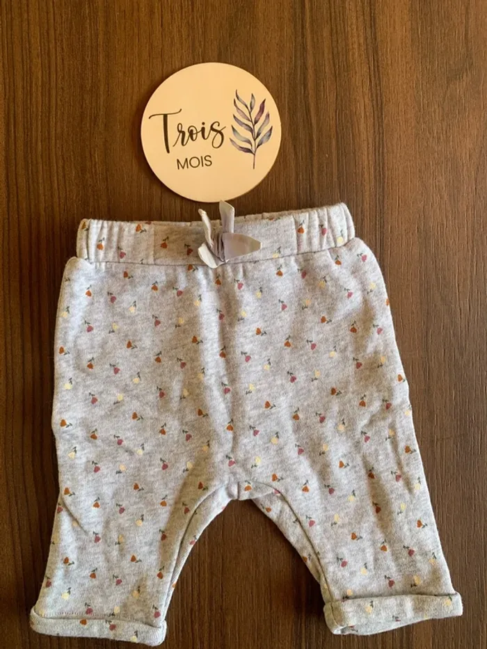 Pantalon fleurs Kiabi 3 mois
