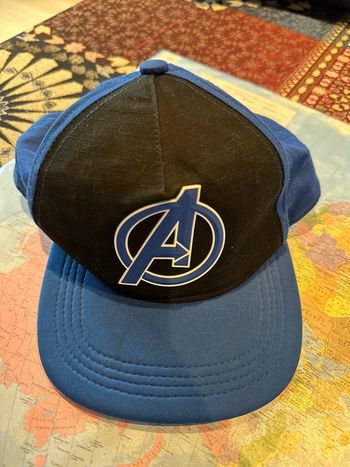 Casquette Avengers taille 7-10 ans