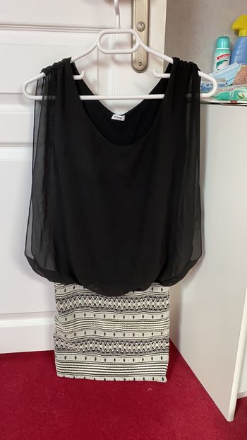 Robe noir et blanche