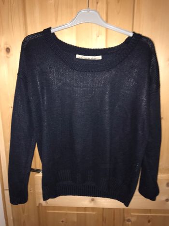 Pull bleuté légèrement pailleté