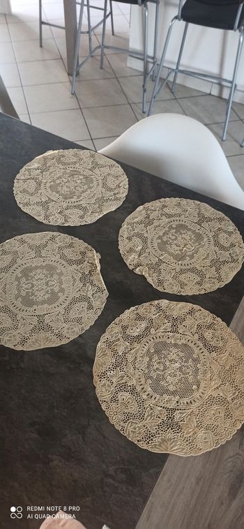 4 napperons plastifies