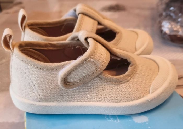 Chaussures en toile pour jeune enfant - photo numéro 3