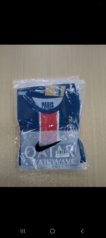 Maillot psg  avec étoile neuf