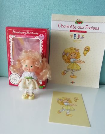 Poupée charlotte aux fraises 