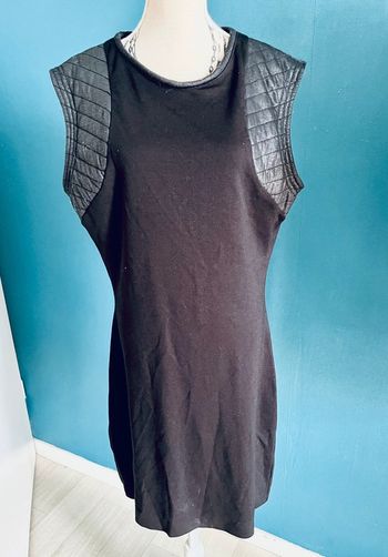 Très belle robe sans manche pour femme