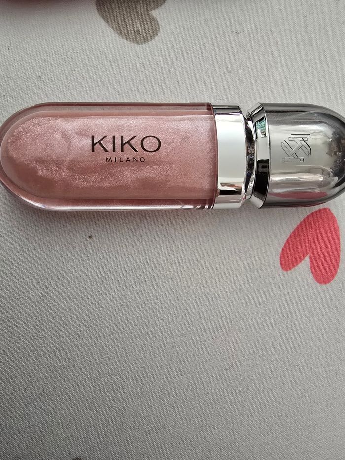 Brillant a lèvres kiko 3D ligloss rose clair n04