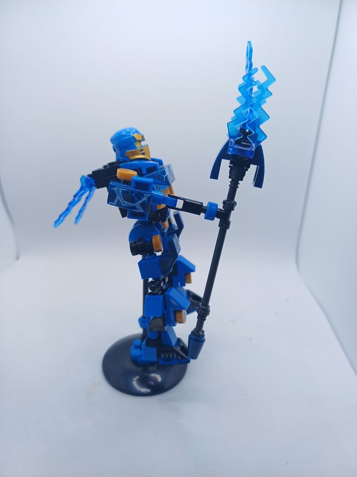 Jay et Armure Ninjago Legacy sur socle - photo numéro 6