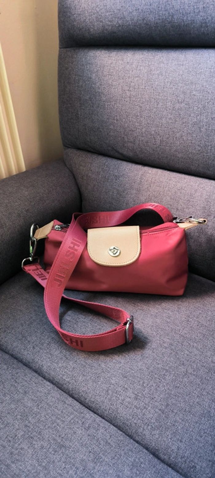 Sac à bandoulière de très bonne qualité avec compartiment - photo numéro 5