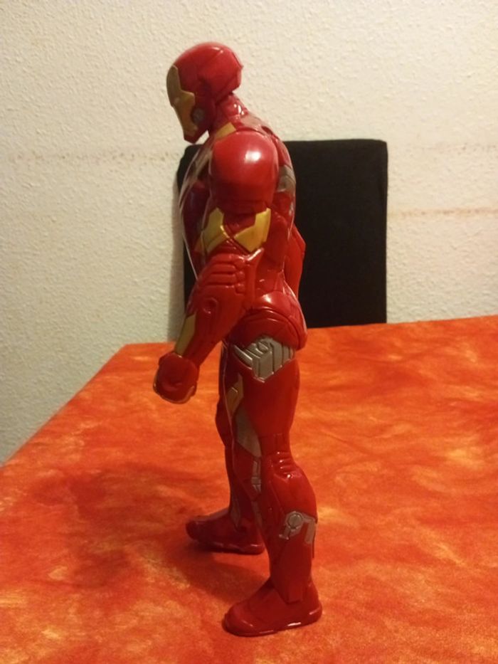 Iron man qui parle , Marvel 2015 Hasbro - photo numéro 3