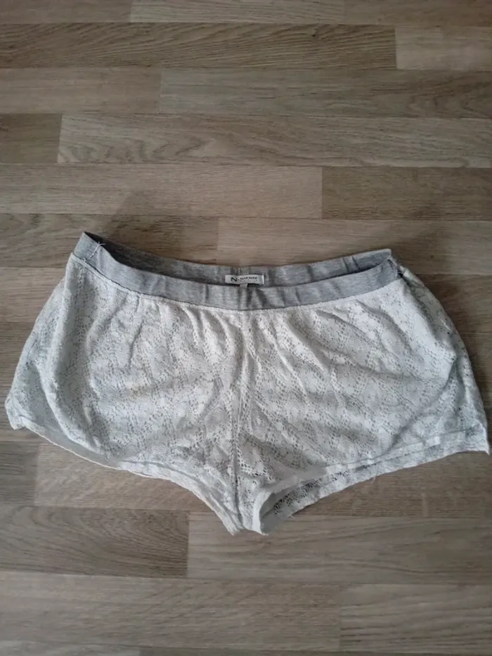 Short dentelle femme