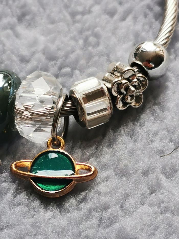 Bracelet argenté avec pendentifs - photo numéro 2