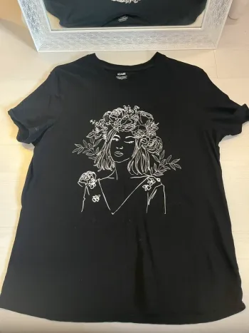 Lot t shirt