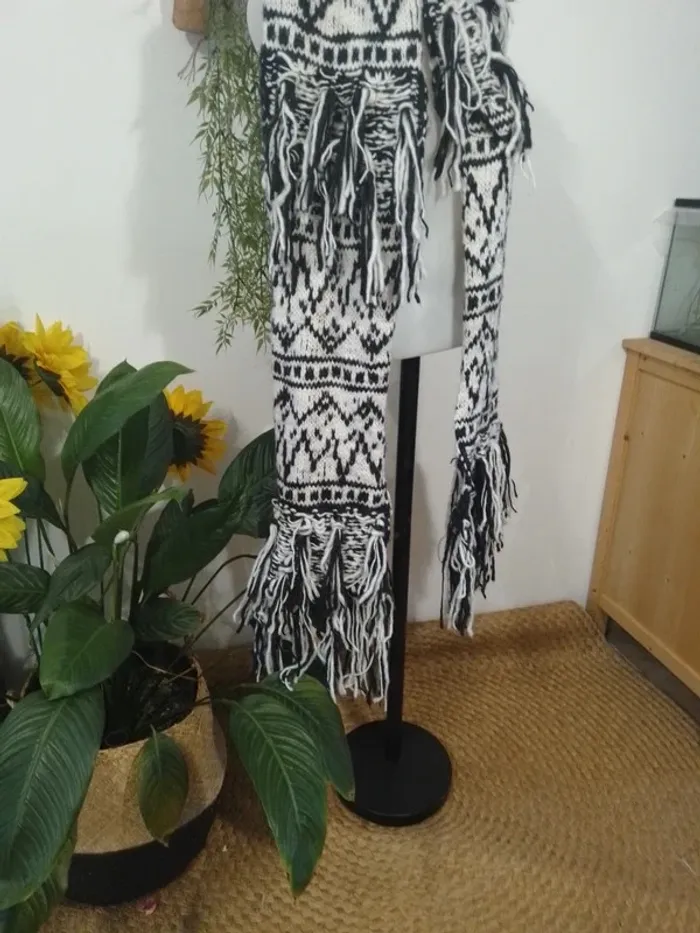 grande écharpe Camaieu 225x 26cm 100% acrylique neuve - photo numéro 2