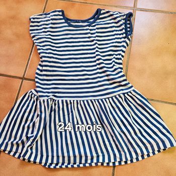 Jolie robe été 24 mois