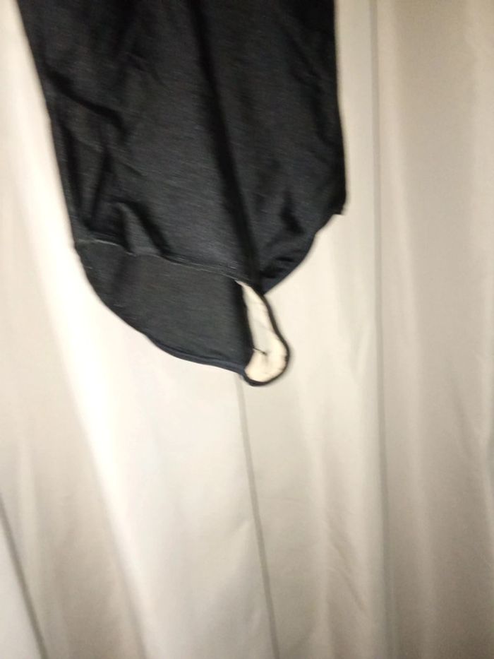 Maillot de bain noir col V taille 42 - photo numéro 3
