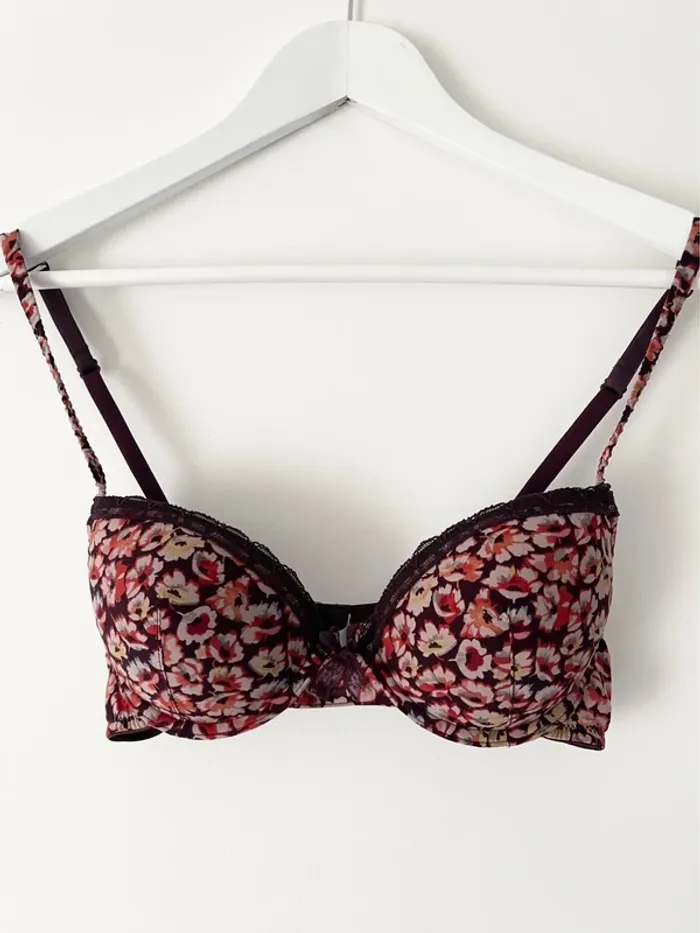 Joli soutien-gorge fleuri Miss Helen de chez Monoprix aux couleurs de l’automne 90B