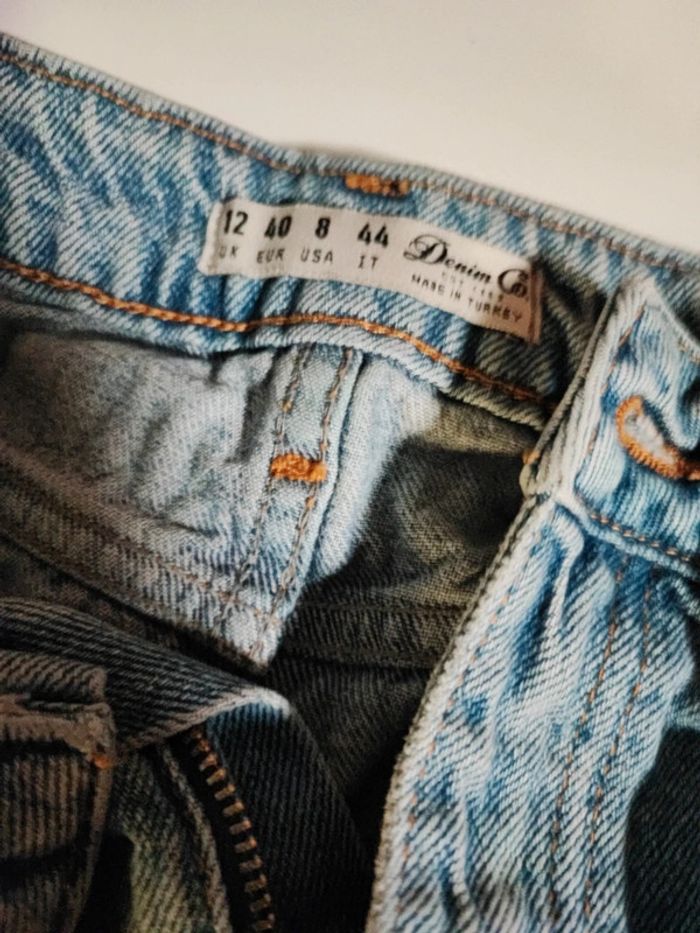 Short en jeans taille 40 excellent état - photo numéro 2