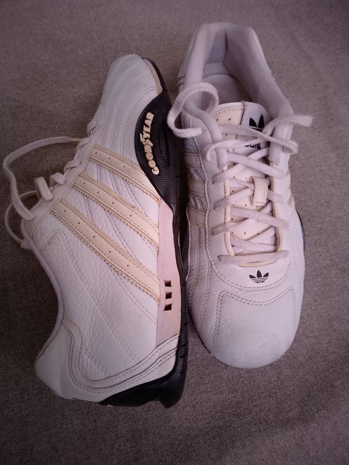 Paire de baskets Adidas Team Original Adi Racer Low Goodyear vintage en très bon état de pointure 37,5, de couleur blanche. - photo numéro 2