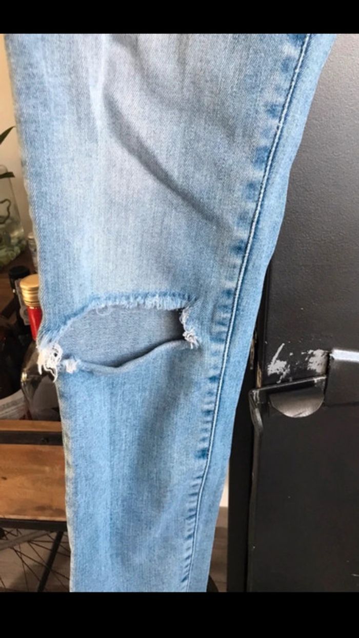 Jean effet déchiré, H&M , taille 38 - photo numéro 4