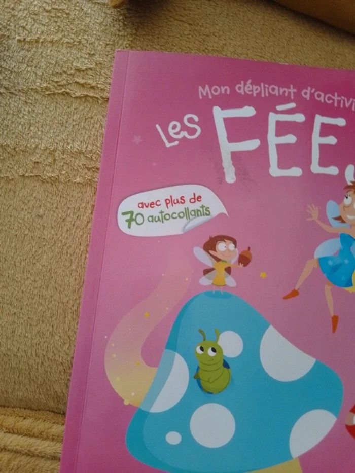 Les fées - mon dépliants d'activités: Jouer coller et colorier à volonté - photo numéro 2