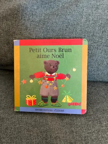 Petit Ours Brun aime Noël