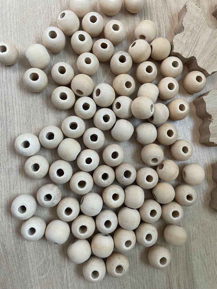 Lot 82 perles en bois