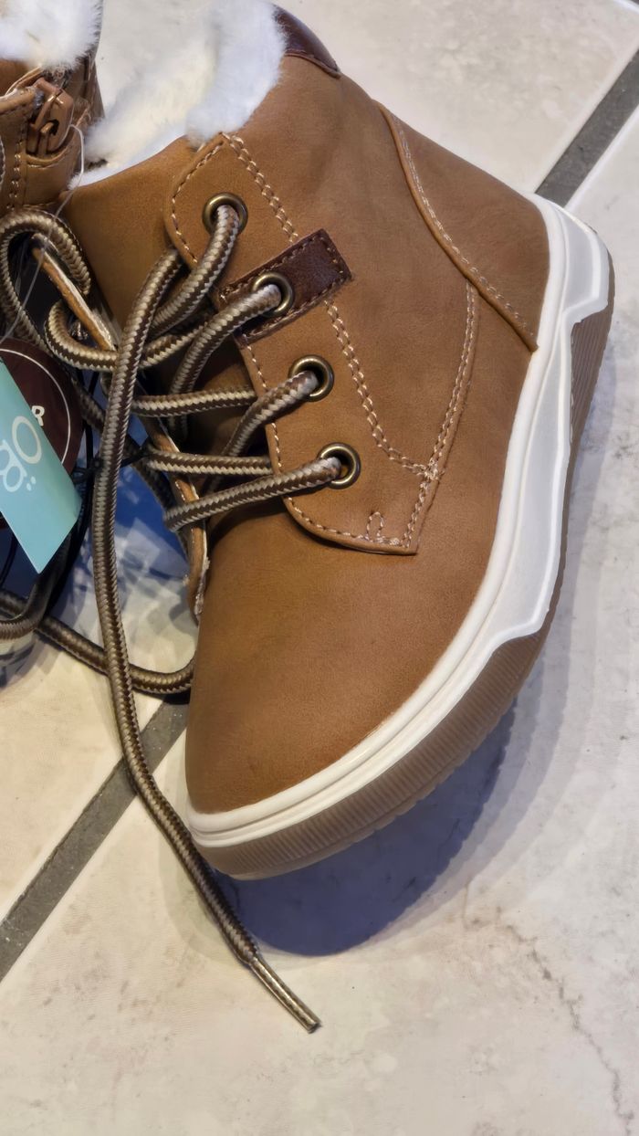 NEUVES (non portées) 🏷😍🤩superbes bottines fourrées garçon pointure 24🤎🤎💙💙 - photo numéro 4