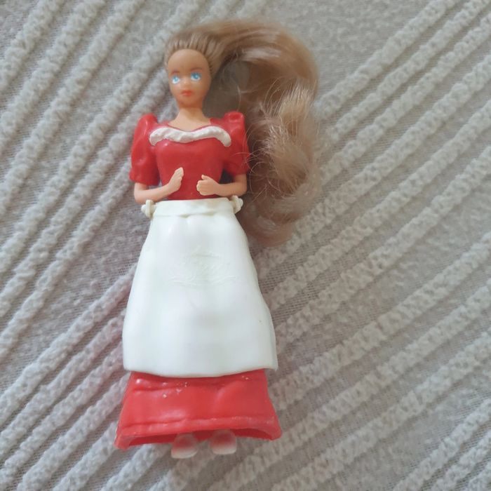 Barbie princesse Sissi McDonalds collection MacDo, année 1990