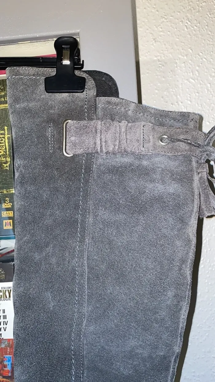 botte en daim grise niveau genou zip intérieur 38 - photo numéro 2