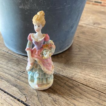 Figurine