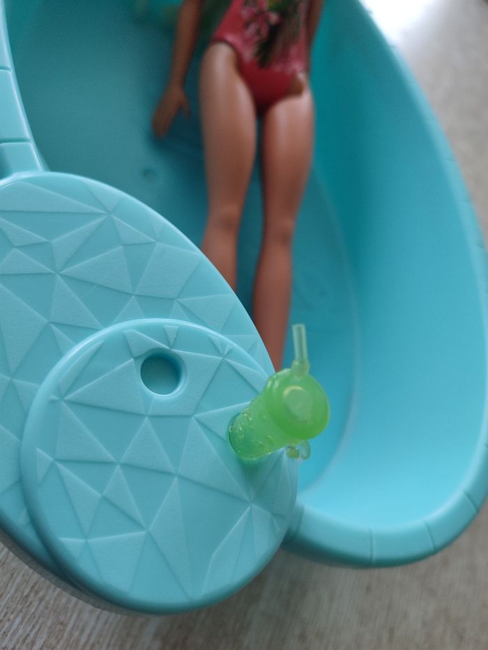 Piscine de Barbie - photo numéro 3