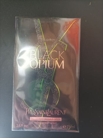 Parfum femme black opium illicit green 