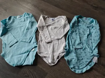 Bodies dim et petit bateau