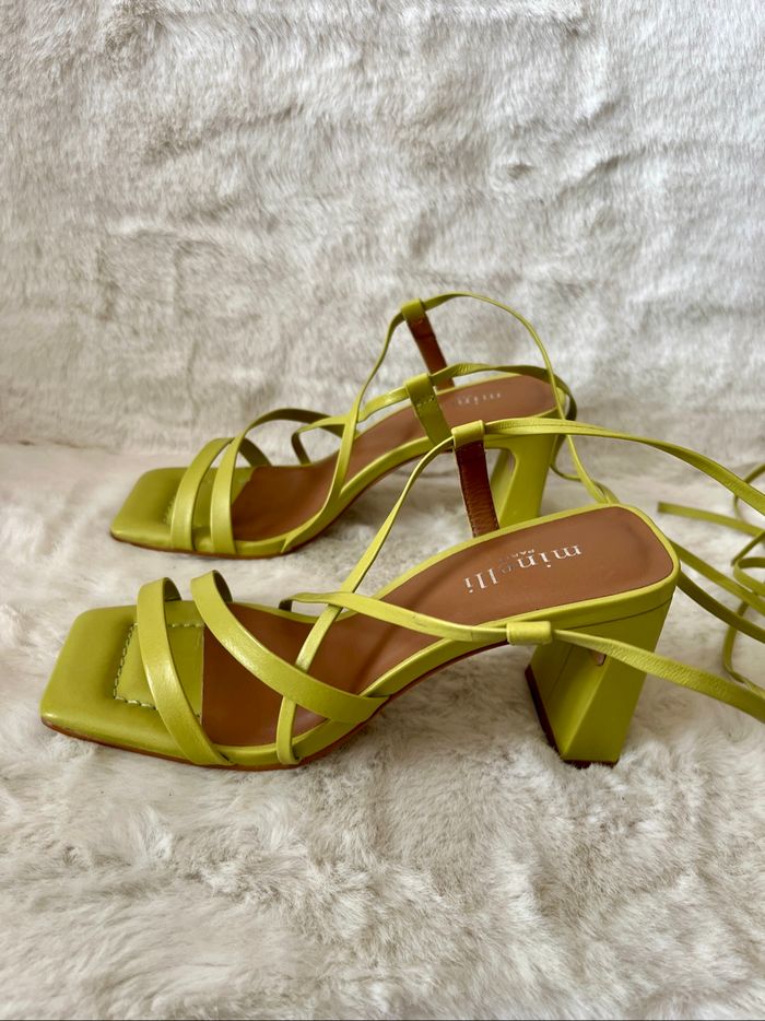 Sandales Minelli en cuir vert anis pointure 36 talons 8 cm - photo numéro 2