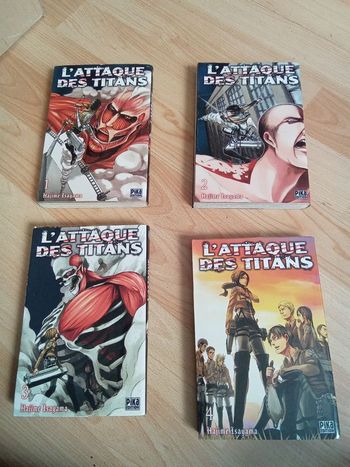 Livre "attaque des titans" Mangas