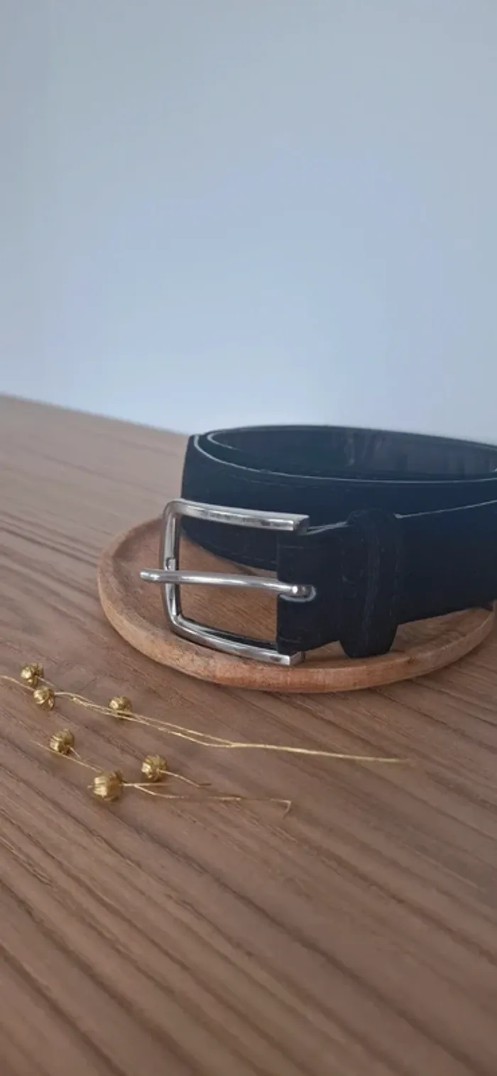 Ceinture noire boucle argentée – Élégance intemporelle 95 cm 🌟