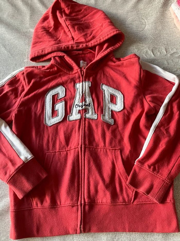 Gilet zippé à capuche Gap corail – Taille 10 ans – Très bon état
