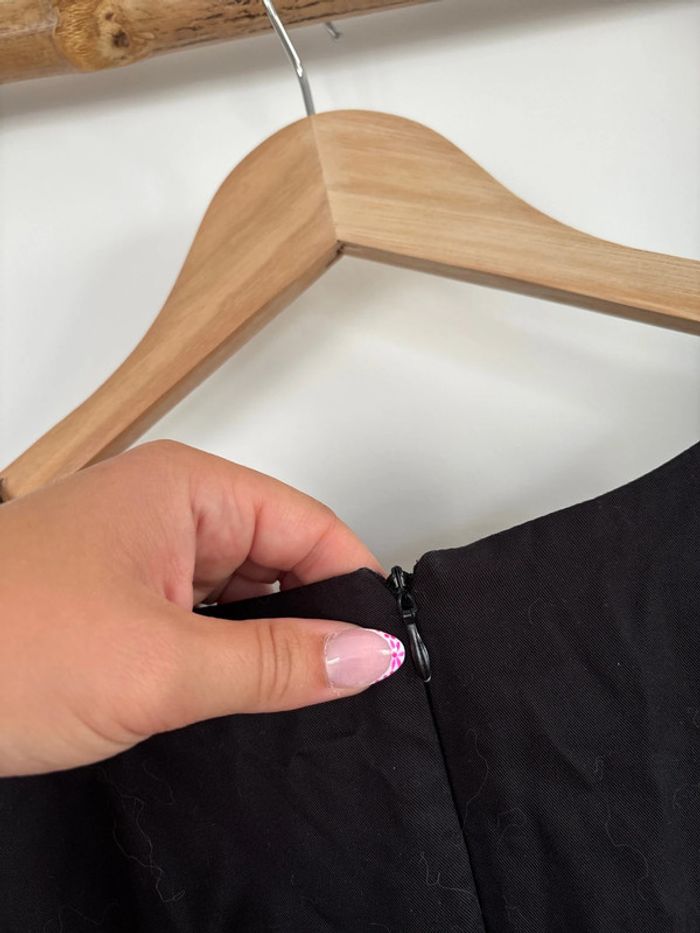 Robe noire avec broderies Camaïeu taille M - photo numéro 7