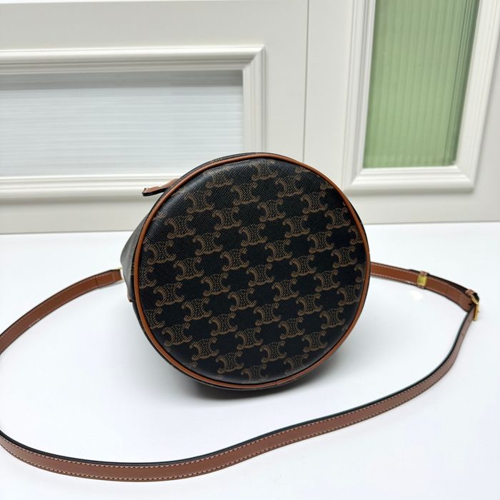 CELINE  121 - photo numéro 7