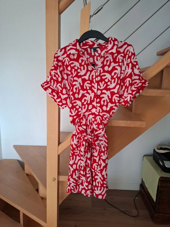 Robe neuve avec etiquette