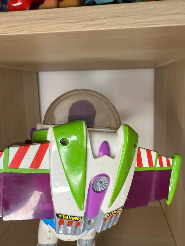 Figurine buzz l’éclair Disney Pixar - photo numéro 7