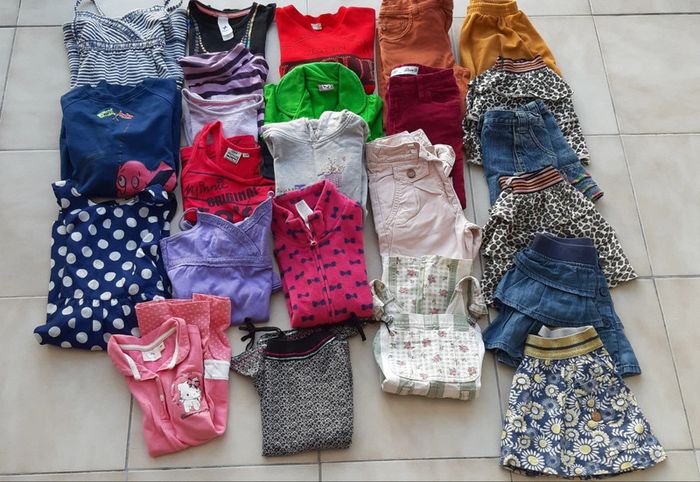 Lot de vêtements pour une fille de 4 à 5 ans (104 à 110 cm), 24 pièces - photo numéro 2