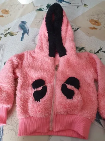 Veste à capuche 12 mois.